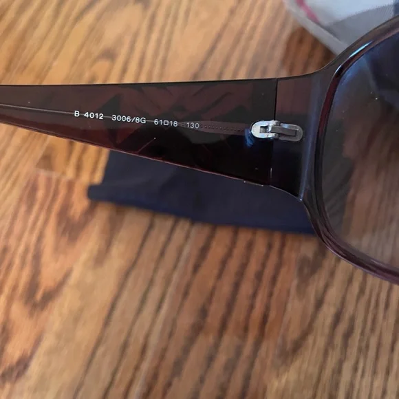 🕶️Authentic Burberry Purple Sunglasses Comes with case and cleaning cloth. 🕶️ - Picture 9 of 11